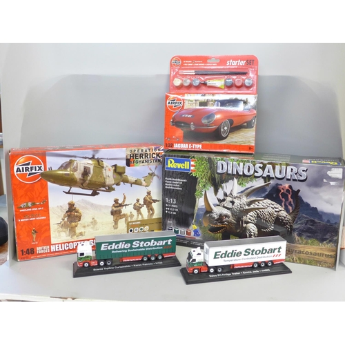 798 - An Airfix Jaguar E-Type, an Airfix Helicopter Support set, a Revell Styracosaurus set and two Eddie ... 