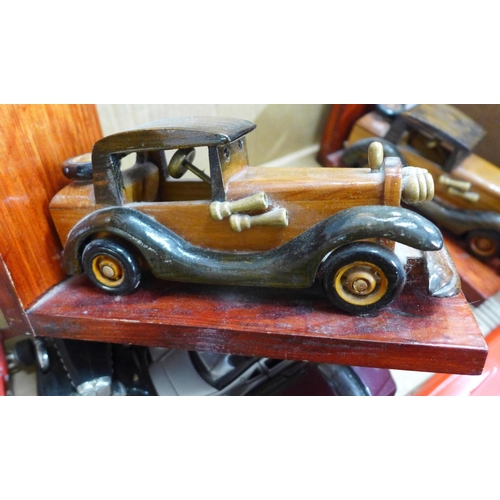 808 - Loose model vehicles and a pair of wooden car bookends