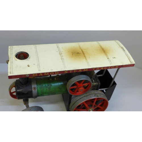 820 - A Mamod TE1a model traction engine, boxed