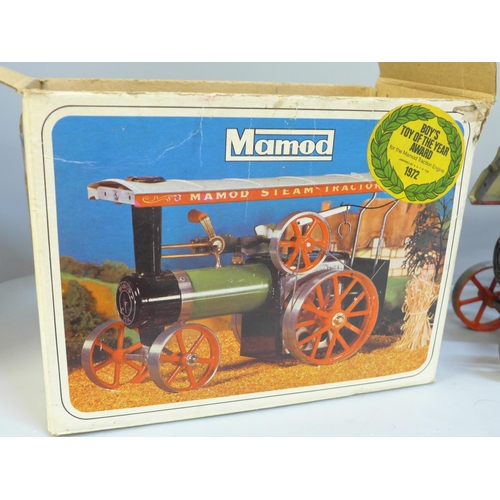 820 - A Mamod TE1a model traction engine, boxed