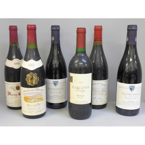 821 - Two bottles of Bourgogne, 2005, a bottle of Morey St. Denis 1993, Fleurie Grille Midi 1995, Brouilly... 