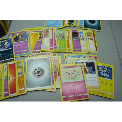 872 - 30 Reverse Holo/Holo Pokemon cards and 300 common/uncommon and rare cards in tin