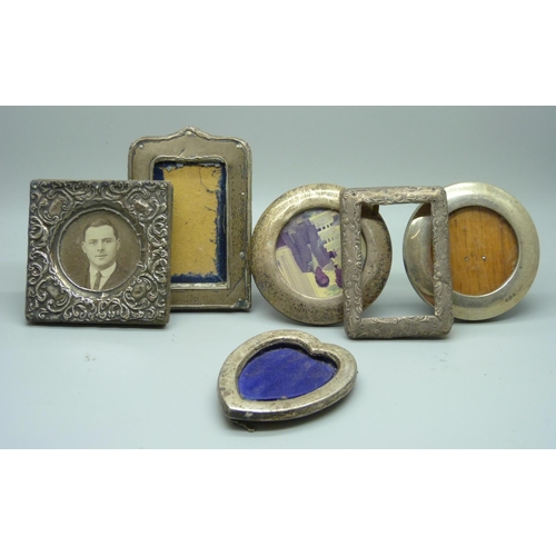 882 - Six silver photograph frames, a/f