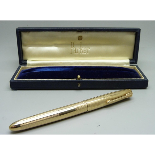 915 - A 9ct gold Parker 51 fountain pen, London 1993, weight of cap and barrel 17.3g, total weight 26.4g