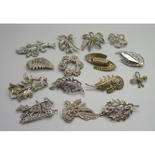 953 - Vintage marcasite brooches