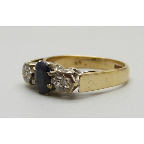 965 - A 9ct gold, sapphire and diamond ring, 3.2g, M