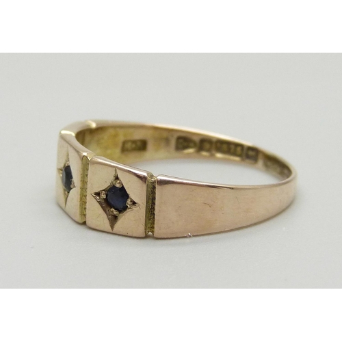 967 - A Victorian 9ct gold three stone ring, Chester 1882, 2.9g, R