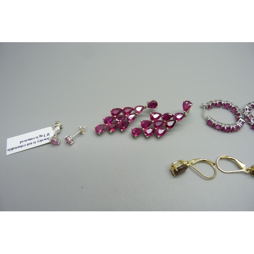 995 - Five pairs of sterling silver earrings set with sapphires, emeralds and rubies