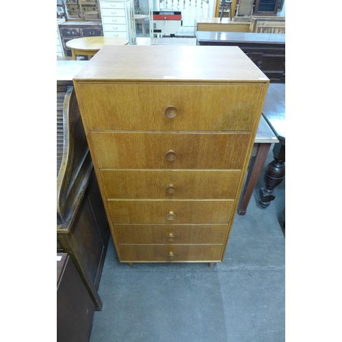 22 - A Meredew light oak chest of drawers