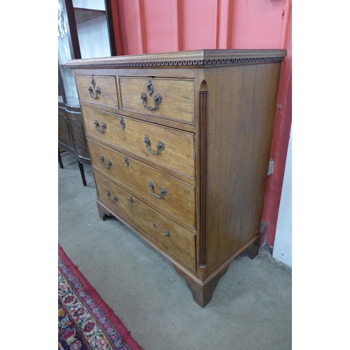 38 - A George III mahogany chest of drawers