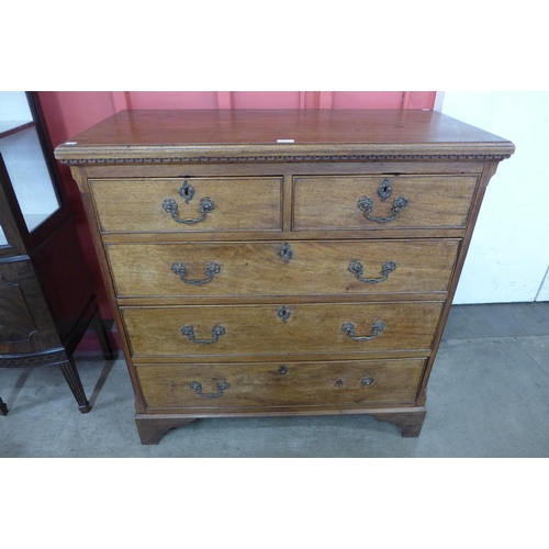 38 - A George III mahogany chest of drawers