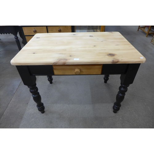 82 - A Victorian style painted pine single drawer kitchen table