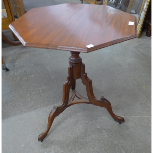 89 - A Victorian walnut octagonal occasional table