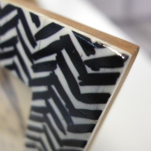 1451 - A bone inlay black and white chevron photo frame, 6 x 4