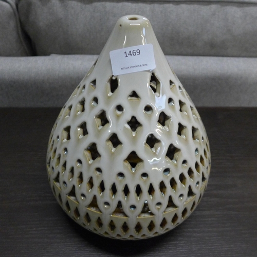 1469 - An Azra porcelain lantern, H 25cms - suitable for outdoor use (505941369613820)   #