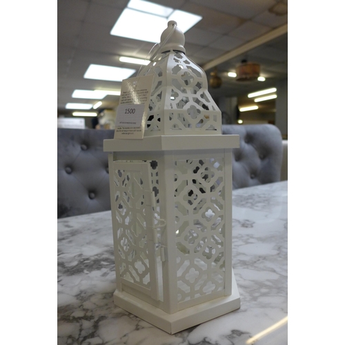 1500 - A medium cream rustic metal lantern - H31cms (64488907)