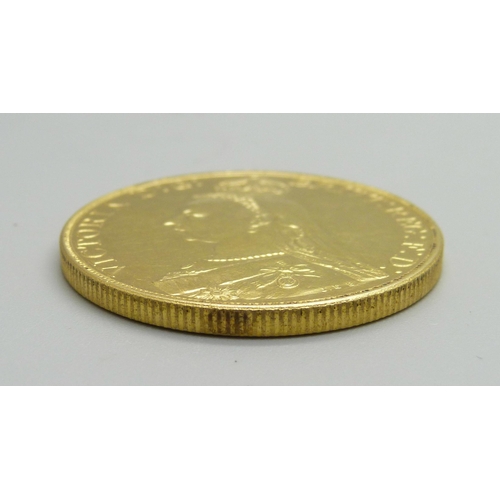 1004 - A Victorian 1887 five pounds gold coin, 40g