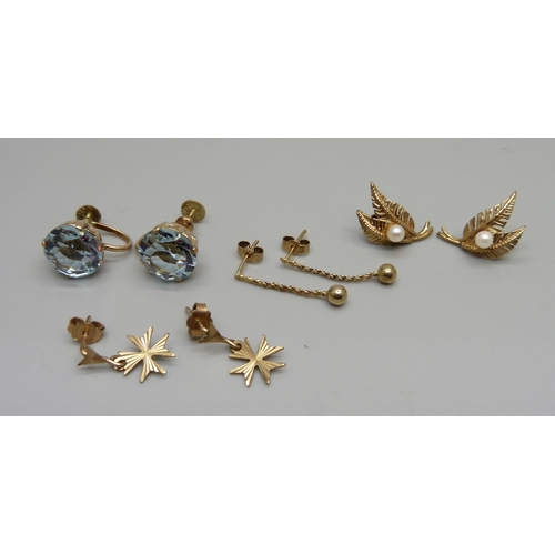 1012 - A pair of 14ct gold screw back earrings with large stones and three pairs of 9ct gold earrings, 9.4g