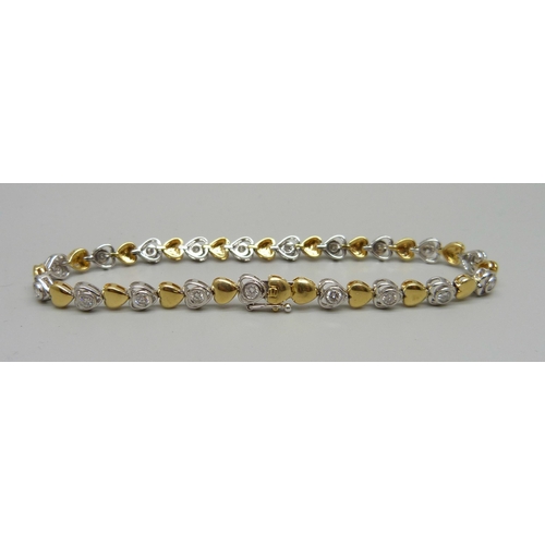 1045 - An 18ct gold and diamond bracelet, approximately 1.2ct diamond weight, 12.6g