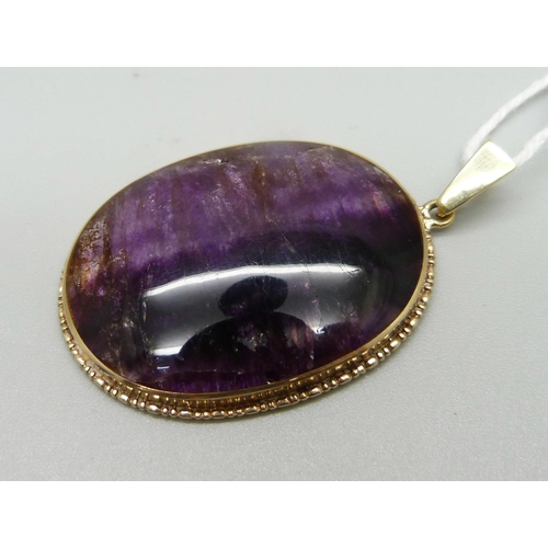 1078 - A 9ct gold mounted Blue John pendant, adapted from a brooch