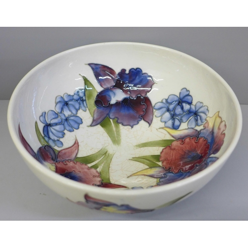 604 - A Moorcroft bowl, crazed, diameter 21cm