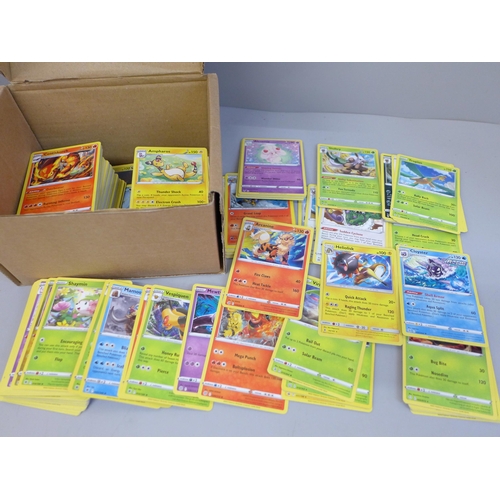 638 - 400 Pokemon cards