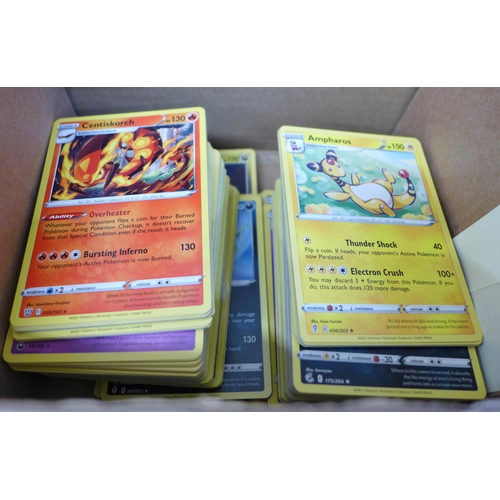 638 - 400 Pokemon cards