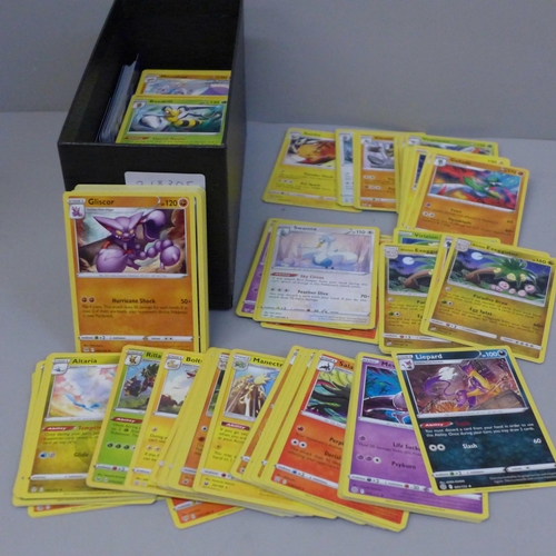 640 - 440 Pokemon cards