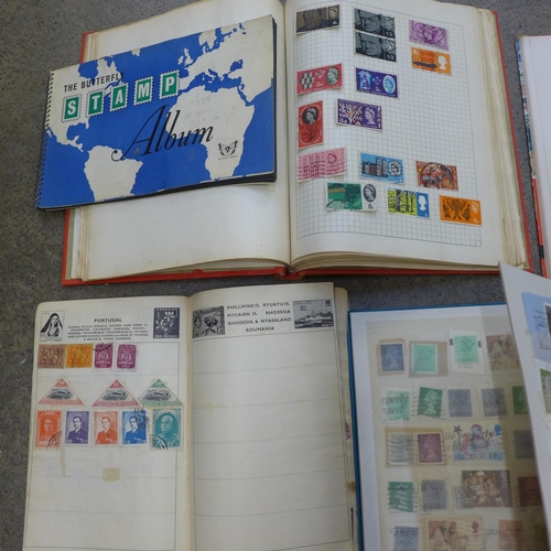 737 - A collection of stamps in albums