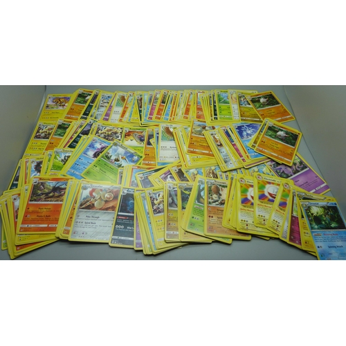 817 - 250 Vintage Pokemon cards