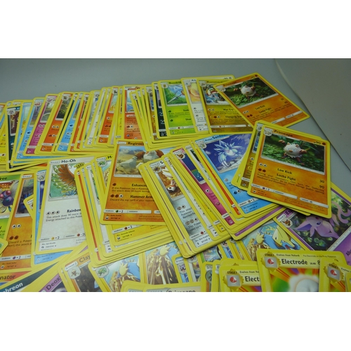 817 - 250 Vintage Pokemon cards