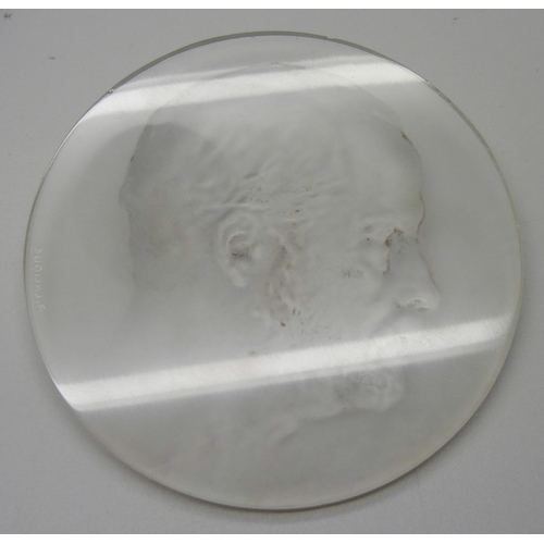 833 - A R. Lalique cameo plaque, Louis Pasteur portrait, diameter 10cm, cased