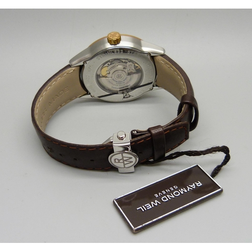 834 - A gentleman's Raymond Weil automatic wristwatch, boxed, a/f, crown loose * this lot is subject to VA... 