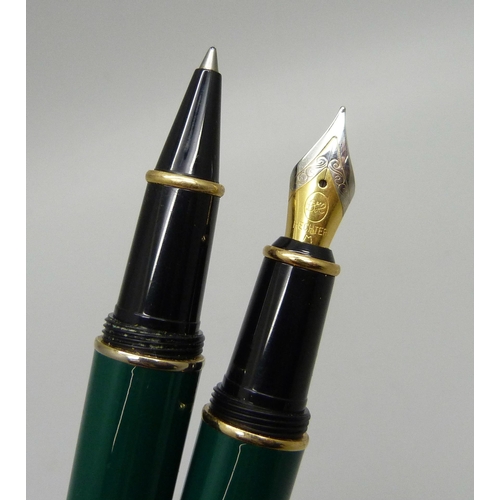 847 - A Daniel Hechter fountain pen and ballpoint pen set