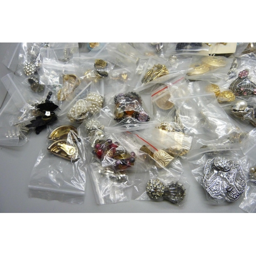 851 - Eighty pairs of clip-on earrings