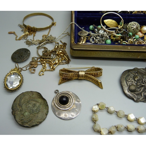 859 - Costume jewellery including silver