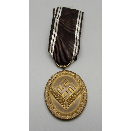 864 - A German Labour Force, Four Year Service medal