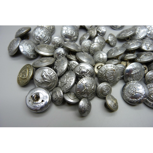 867 - A collection of 20th Century uniform buttons