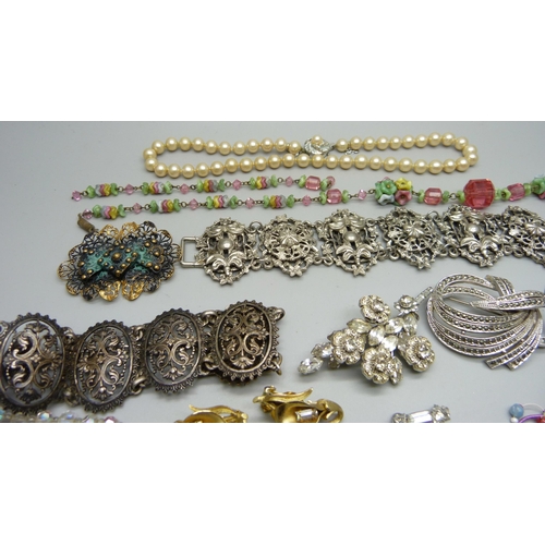 885 - Vintage jewellery