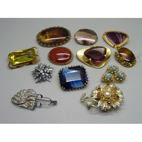 890 - Vintage and other brooches, etc., including citrine and banded agate