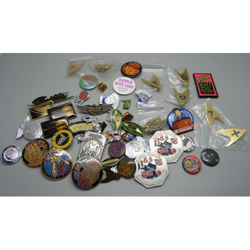 892 - A collection of Harley-Davidson and Triumph badges and Star Trek badges