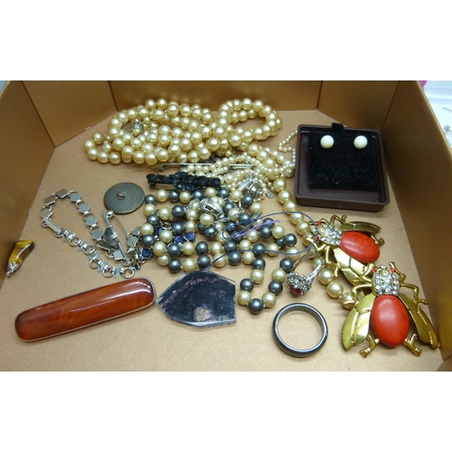 901 - Costume jewellery including an amethyst bracelet, Blue John set in resin, etc., (mother of pearl lor... 