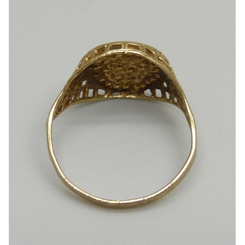 931 - A 9ct gold ring, 1.5g, M