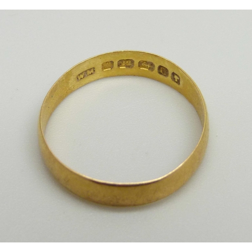 939 - A Victorian 22ct gold wedding band, 2.2g, P