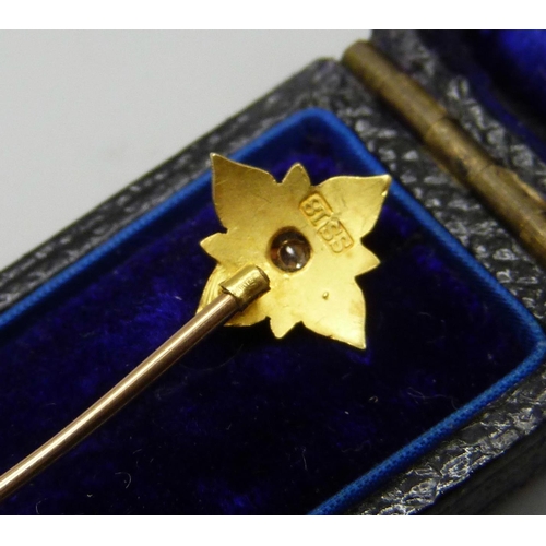 952 - An 18ct gold stick pin set with pearls and diamonds, 1.2g