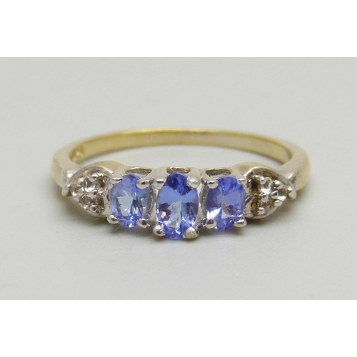 986 - A silver gilt, blue stone and zircon ring, P