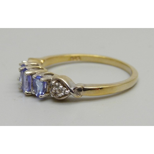 986 - A silver gilt, blue stone and zircon ring, P