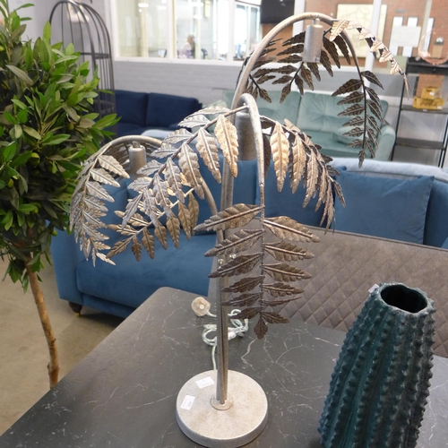 1380 - A silver palm leaf table lamp