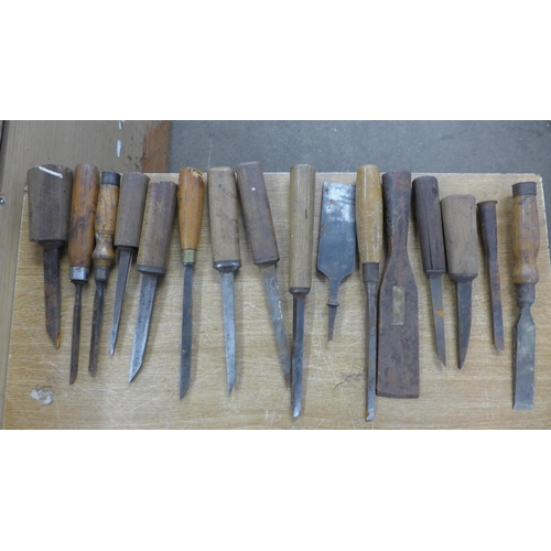 2003 - Approx. 12 chisels