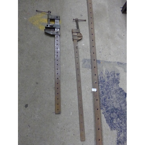 2054 - 3 Sash clamps